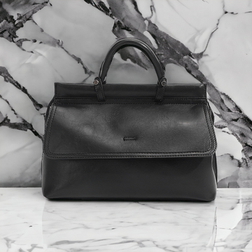 Fashionable and Versatile Retro Handbag